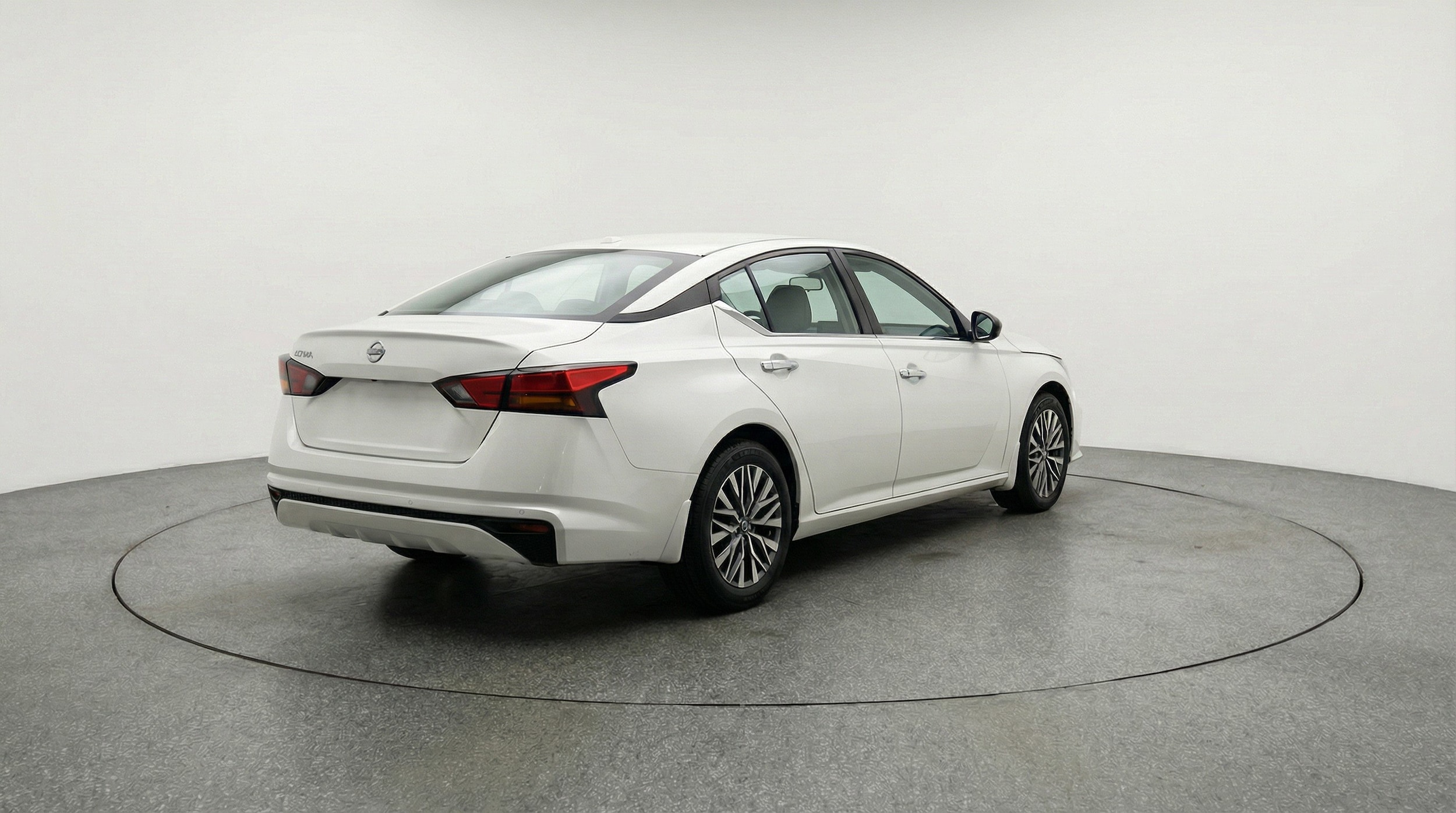 Thumbnail: 2025 Nissan Altima - 9