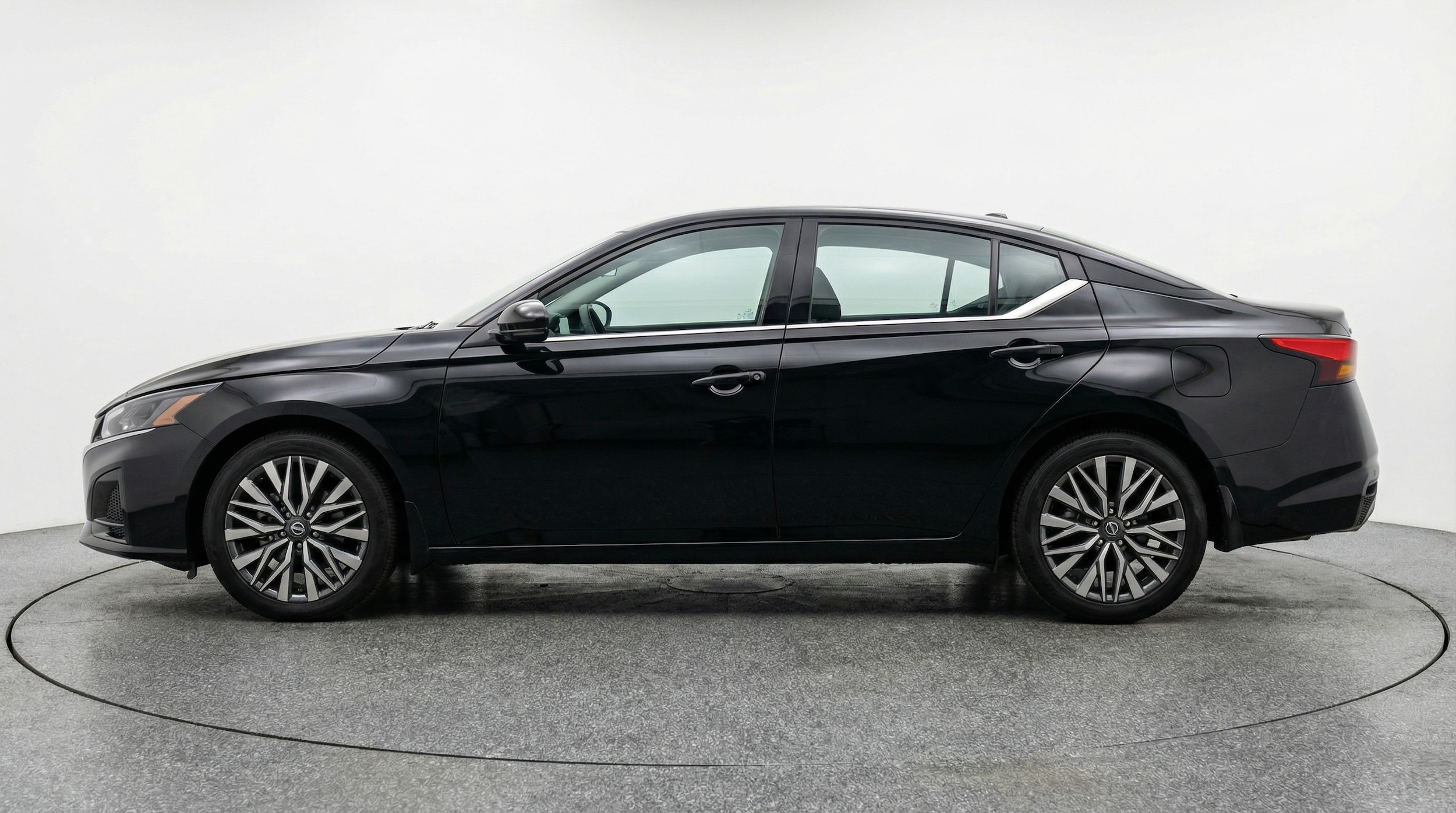 Thumbnail: 2025 Nissan Altima - 4