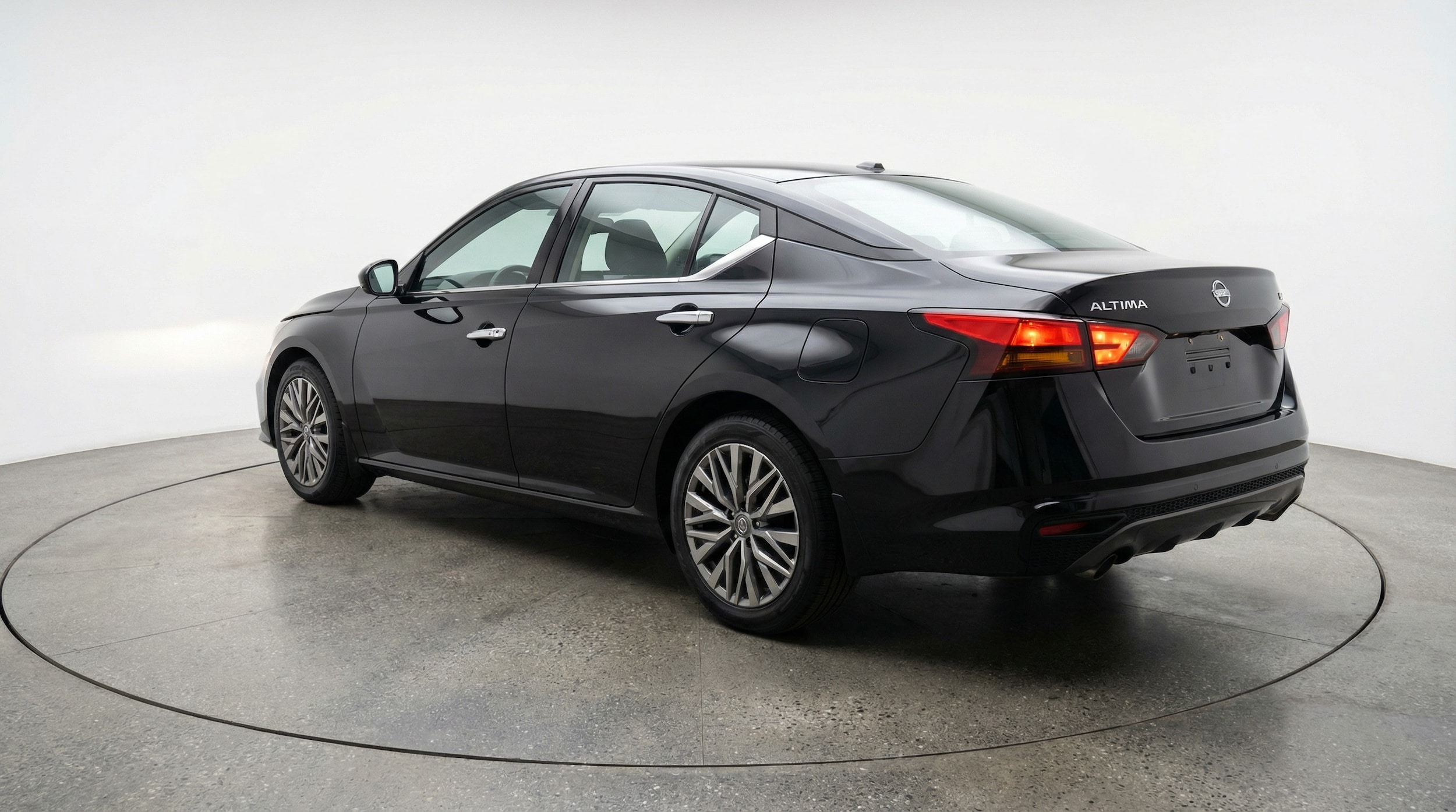 Thumbnail: 2025 Nissan Altima - 5