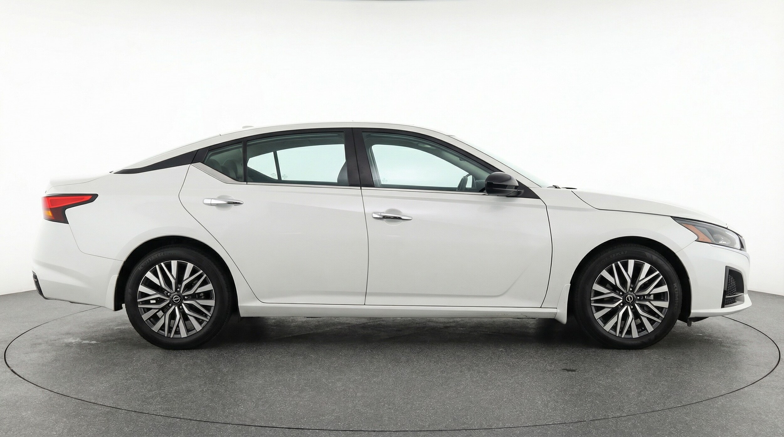 Thumbnail: 2025 Nissan Altima - 8