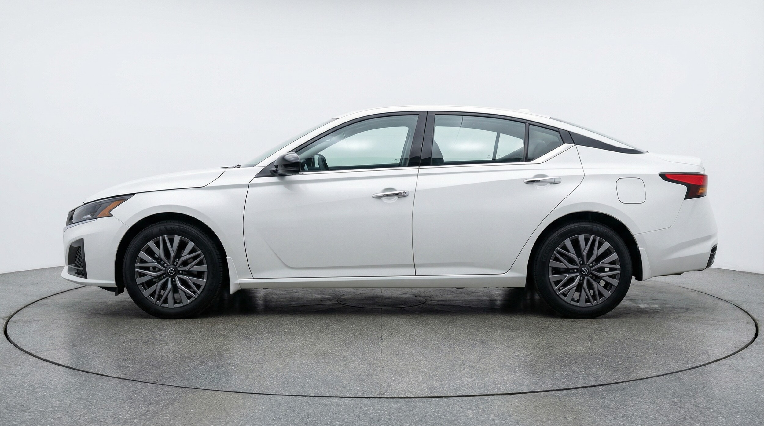 Thumbnail: 2025 Nissan Altima - 4