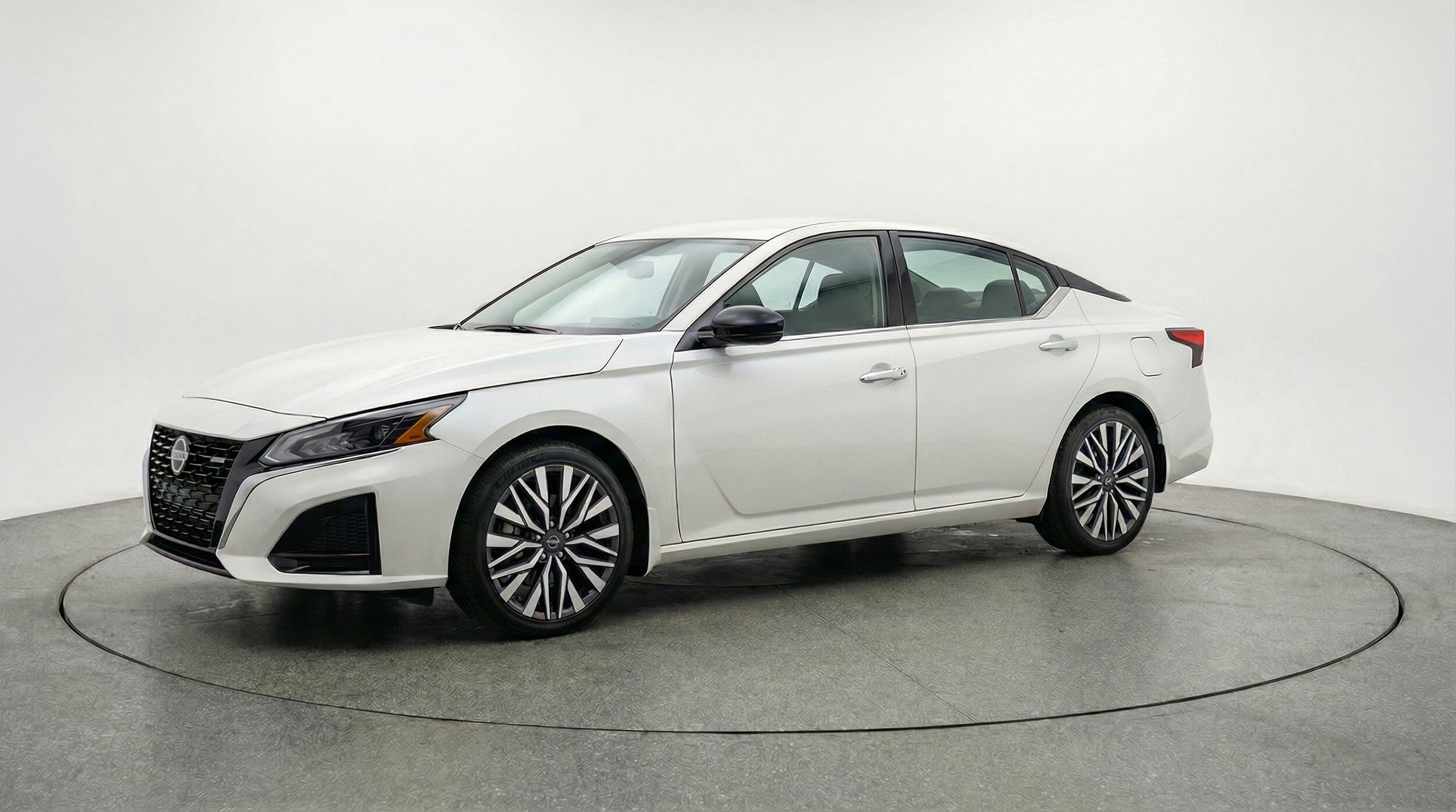 Thumbnail: 2025 Nissan Altima - 3