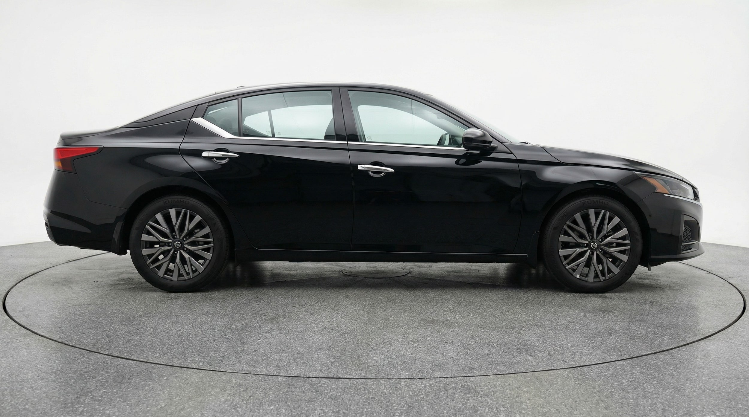 Thumbnail: 2025 Nissan Altima - 8