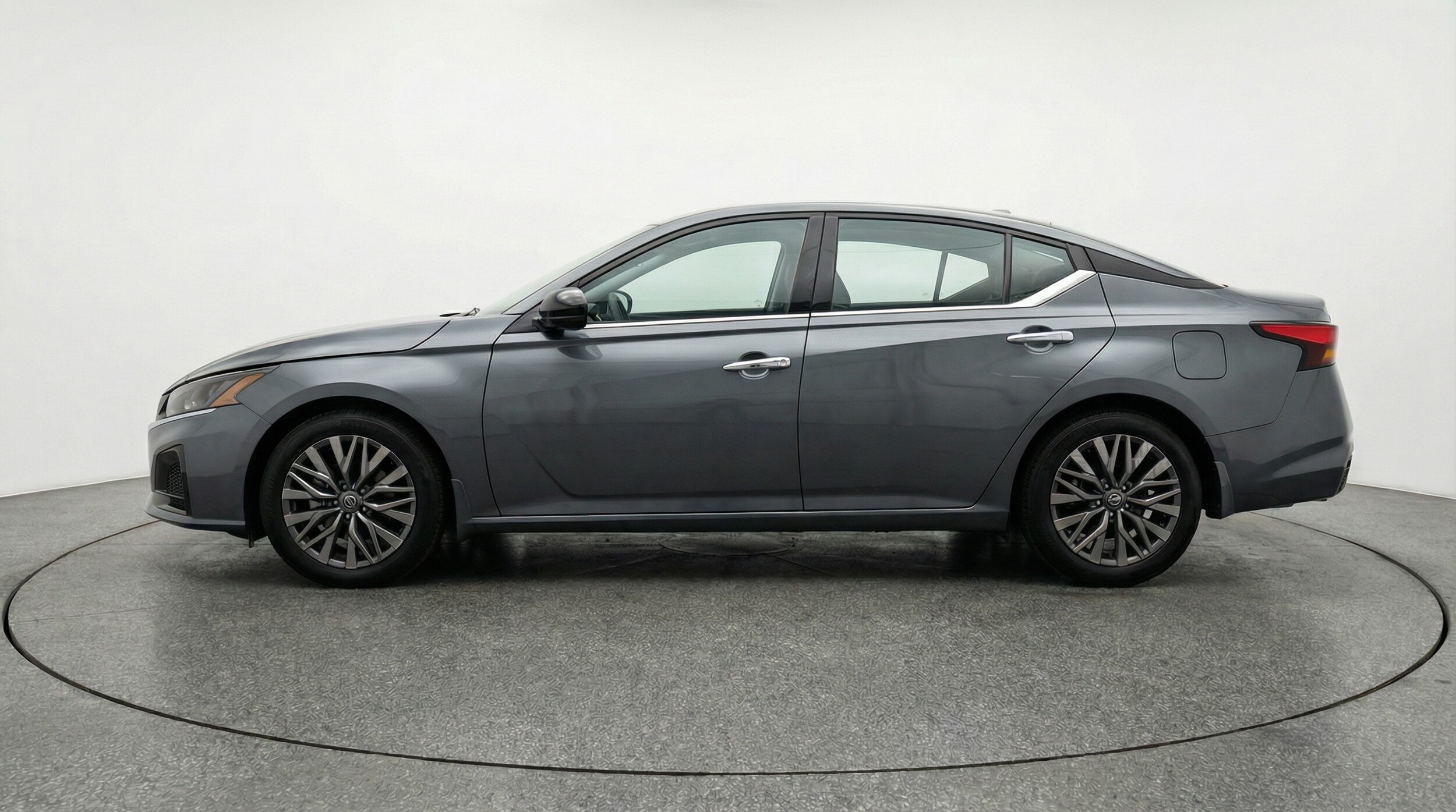 Thumbnail: 2025 Nissan Altima - 4