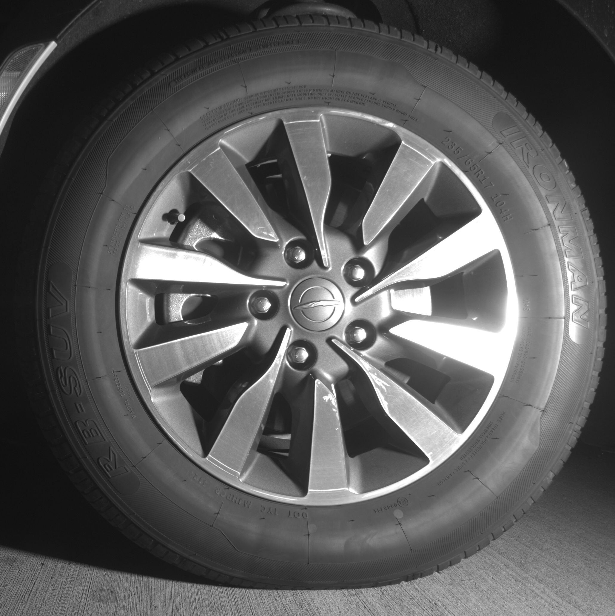 Thumbnail: 2023 Chrysler Pacifica - 9