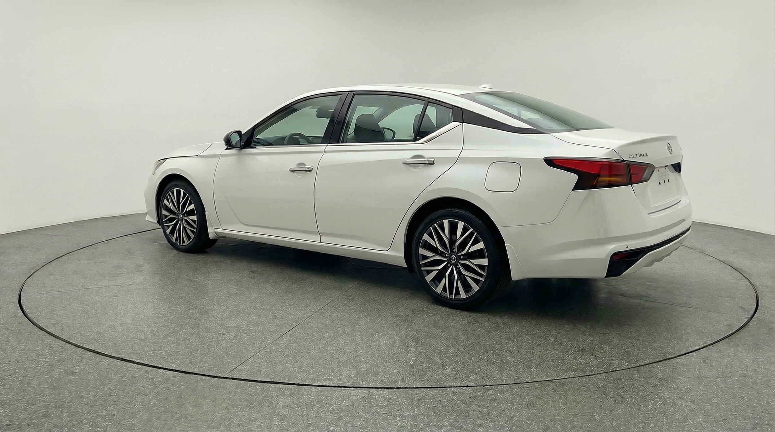 Thumbnail: 2025 Nissan Altima - 5