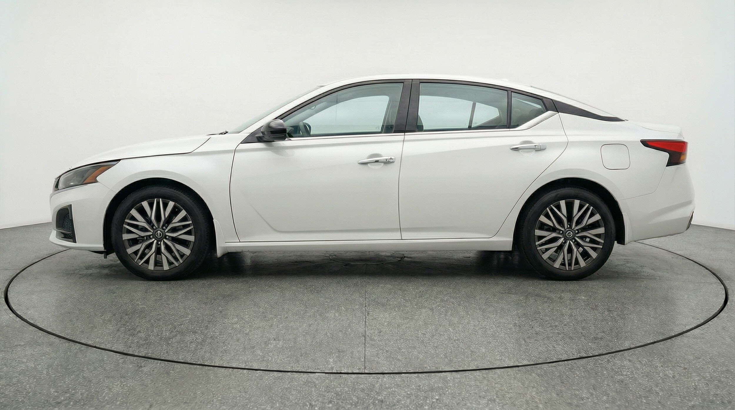 Thumbnail: 2025 Nissan Altima - 4