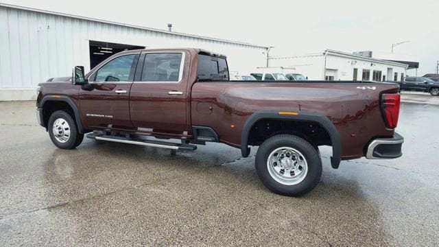 2024 GMC Sierra 3500HD SLT - Photo 7