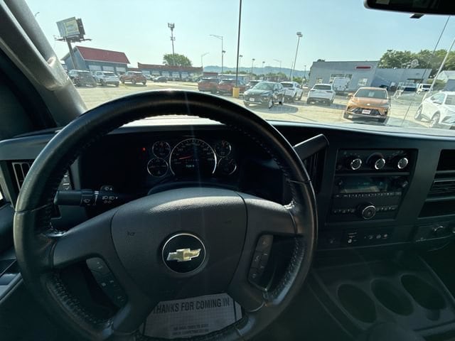 2023 Chevrolet Express Passenger LS - Photo 15