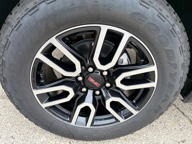2026 GMC Sierra 1500 AT4 - Photo 9