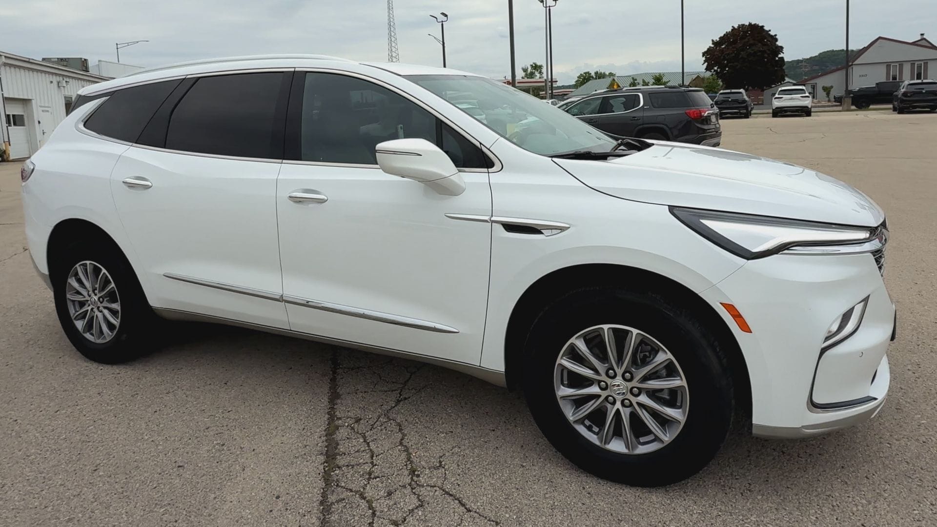 Used 2024 Buick Enclave Premium with VIN 5GAEVBKW8RJ125549 for sale in La Crosse, WI