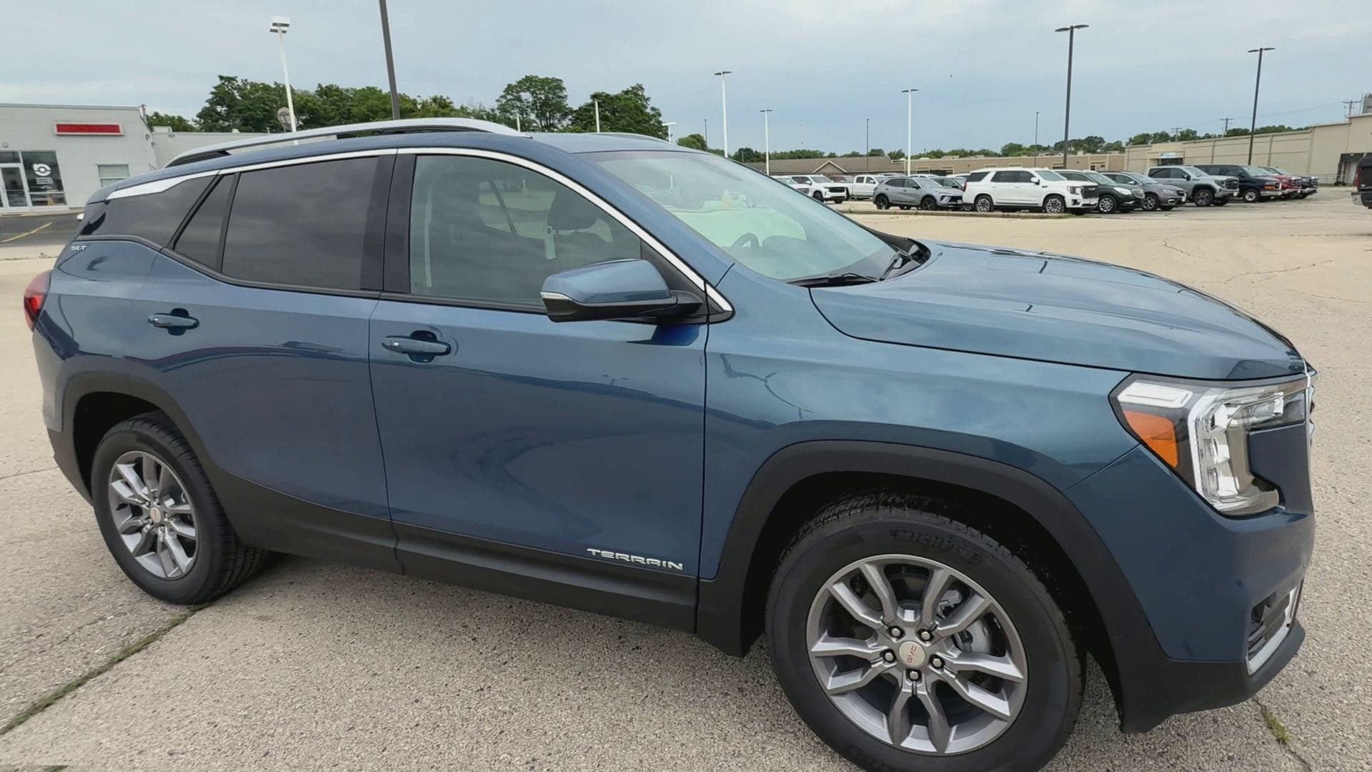 Used 2024 GMC Terrain SLT with VIN 3GKALVEG5RL390371 for sale in La Crosse, WI