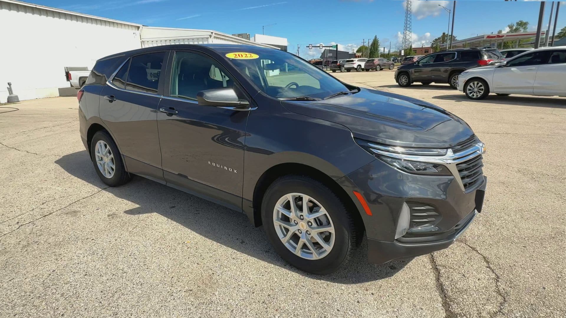 Used 2022 Chevrolet Equinox LT with VIN 3GNAXUEV1NS242945 for sale in La Crosse, WI