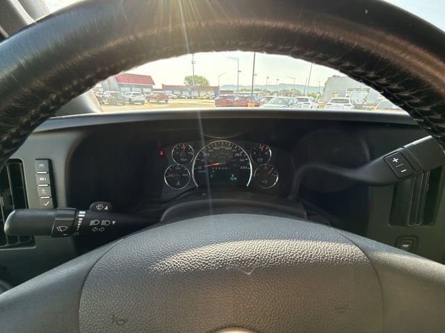 2023 Chevrolet Express Passenger LS - Photo 16