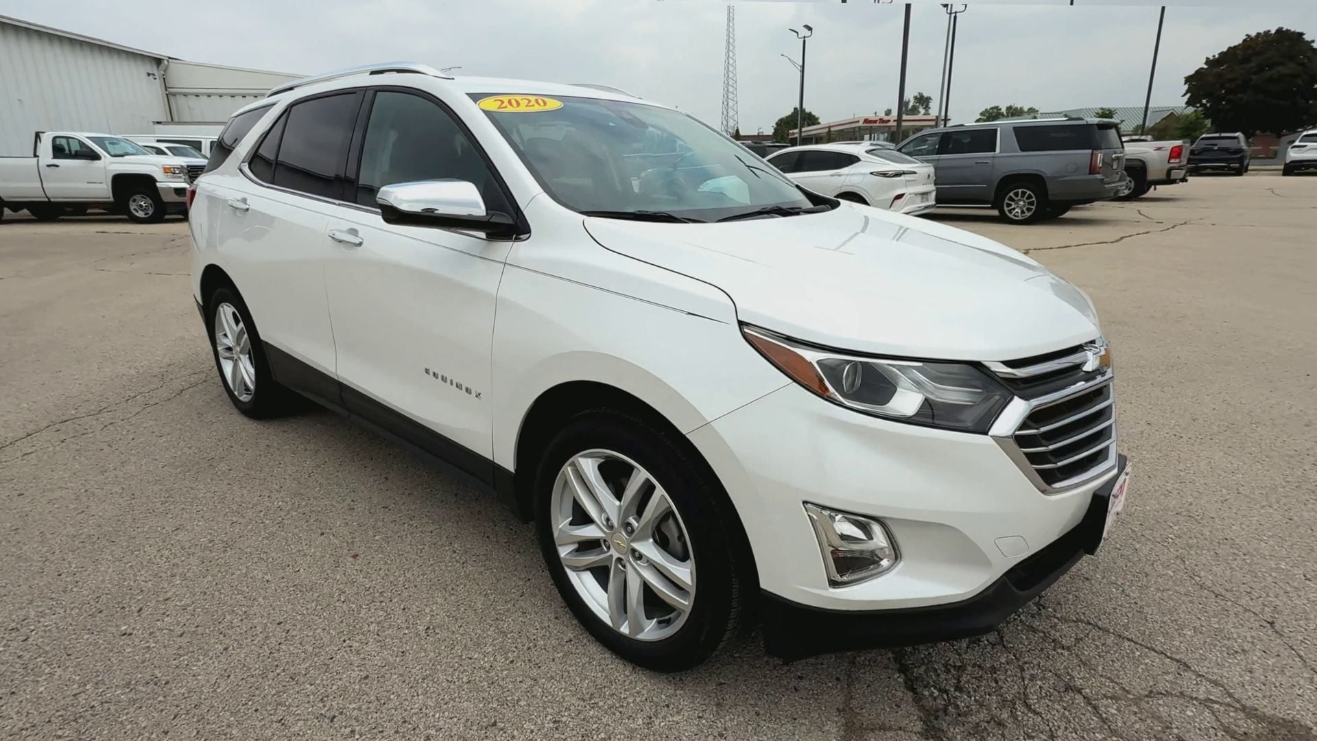 Used 2020 Chevrolet Equinox Premier with VIN 2GNAXYEX4L6244709 for sale in La Crosse, WI