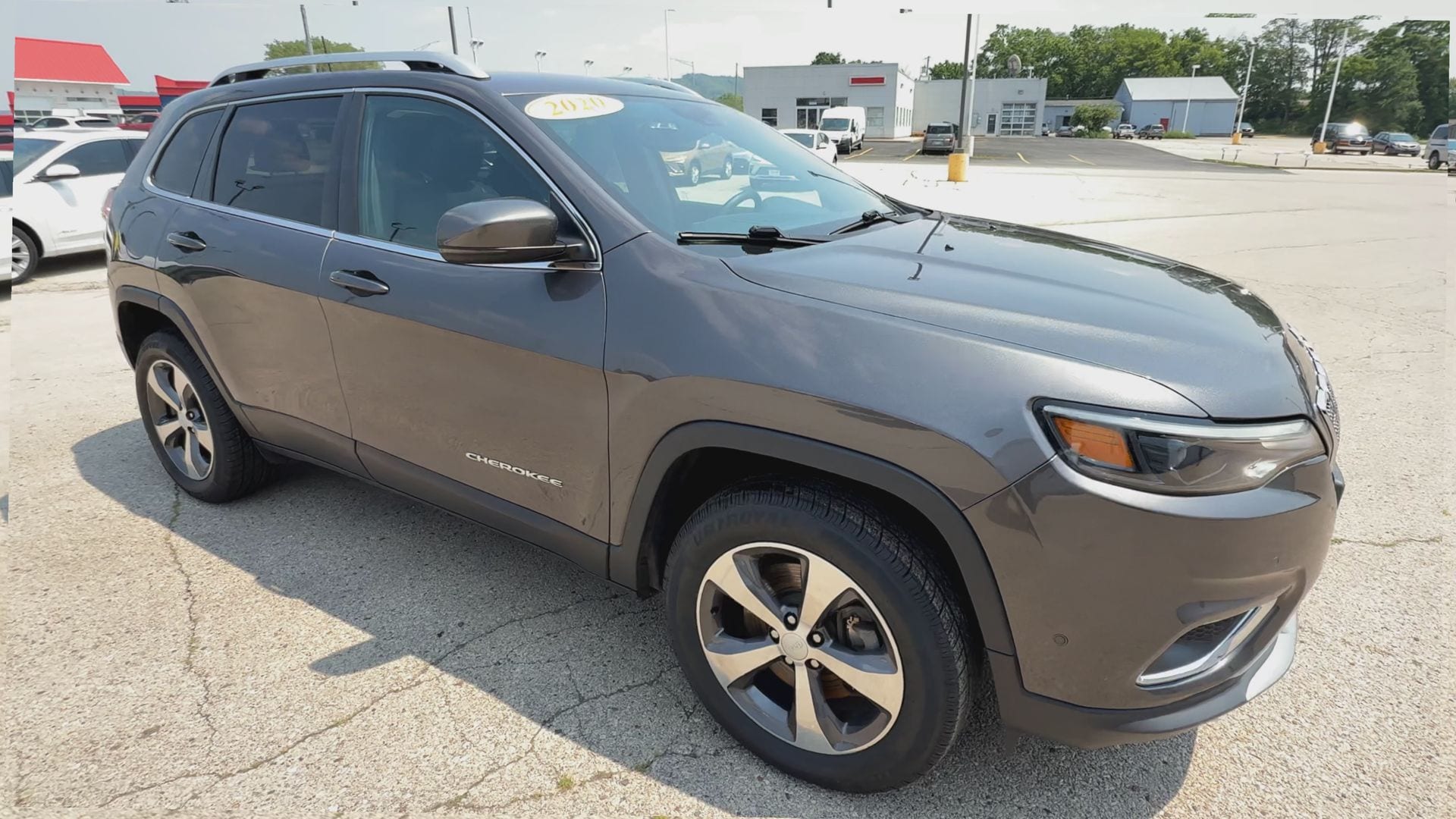 Used 2020 Jeep Cherokee Limited with VIN 1C4PJMDN2LD533764 for sale in La Crosse, WI