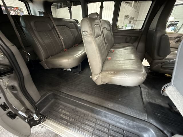 2023 Chevrolet Express Passenger LS - Photo 27