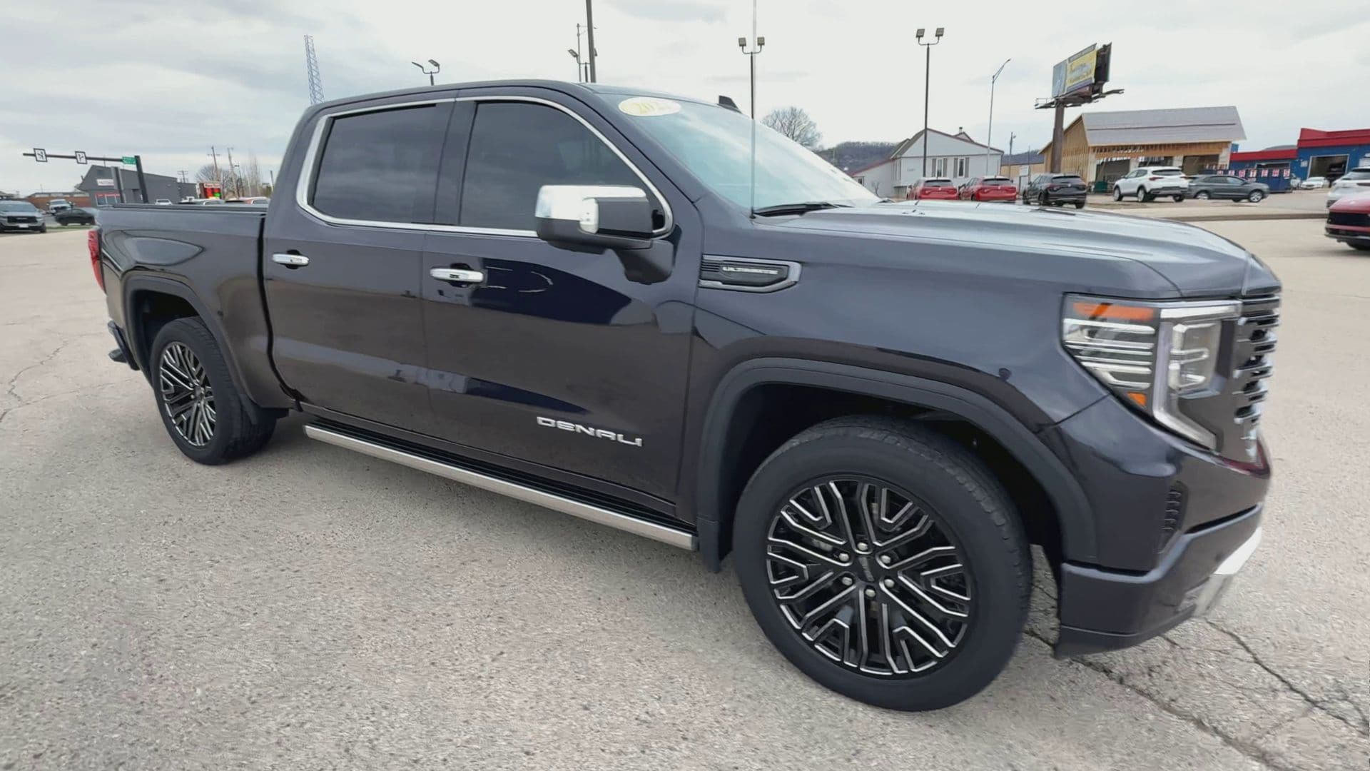 Used 2022 GMC Sierra 1500 Denali Denali Ultimate with VIN 1GTUUHET2NZ612064 for sale in La Crosse, WI