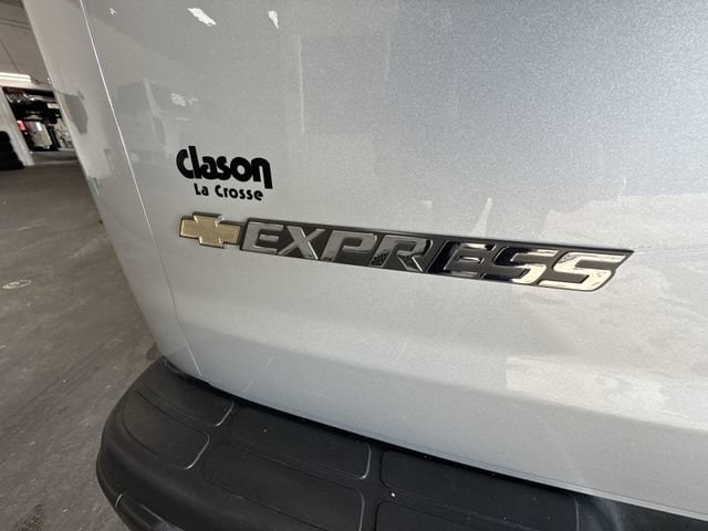 2023 Chevrolet Express Passenger LS - Photo 32