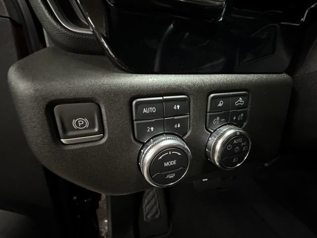 2024 GMC Sierra 3500HD SLT - Photo 16