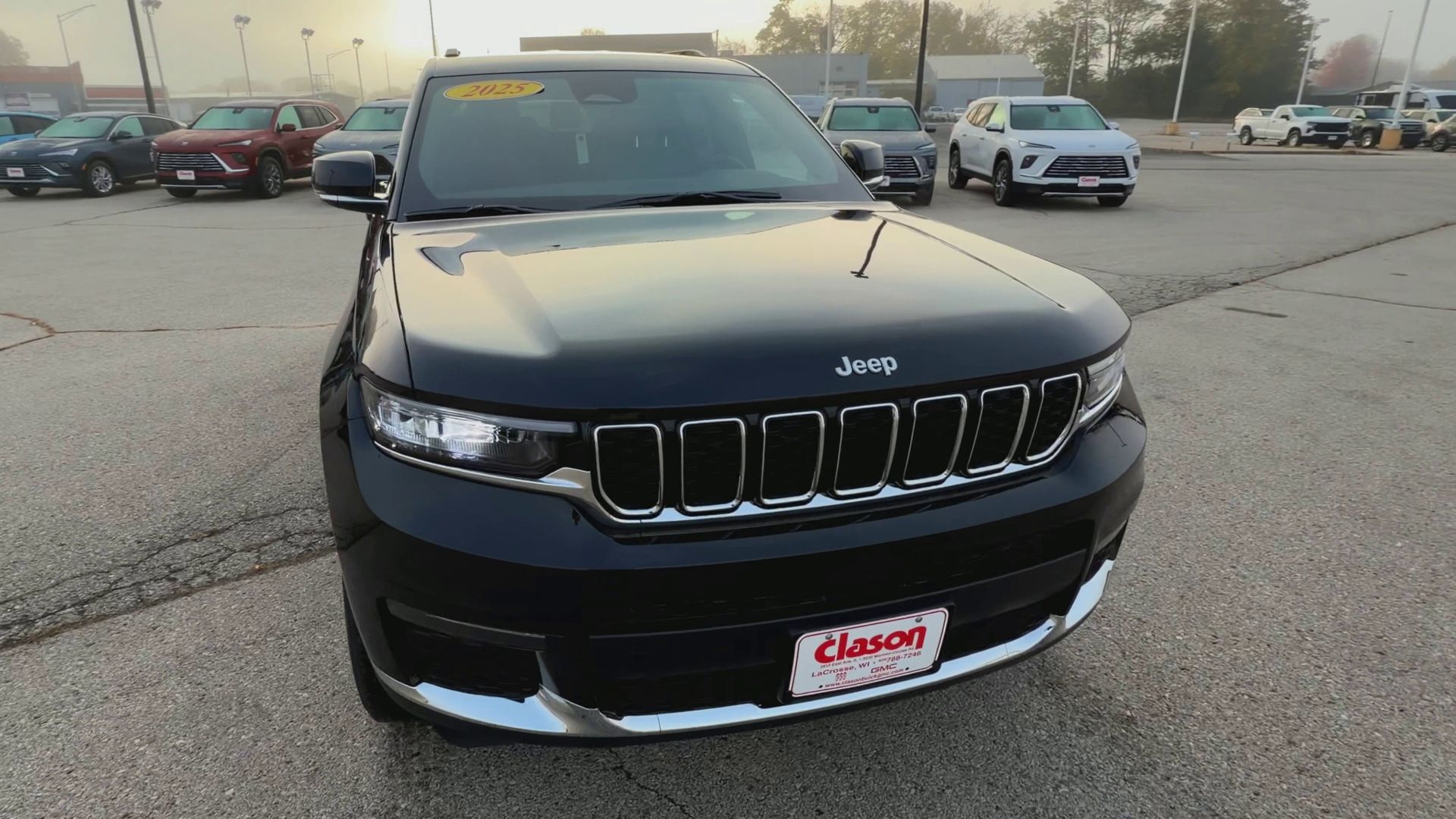 2025 Jeep Grand Cherokee Limited photo 2