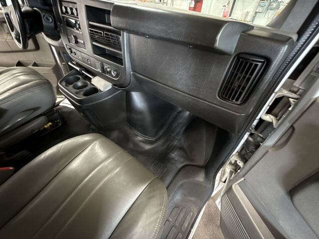 2023 Chevrolet Express Passenger LS - Photo 29