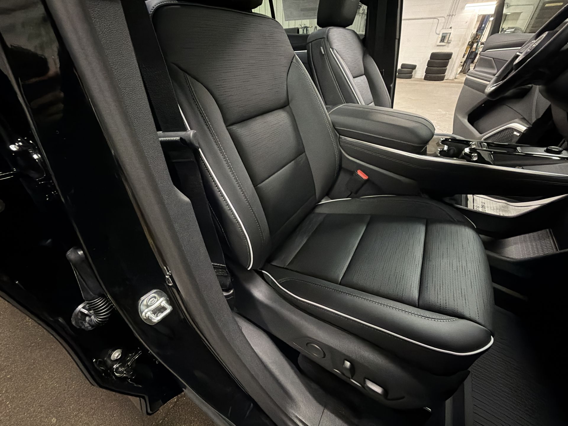2026 Buick Enclave Sport Touring - Photo 28
