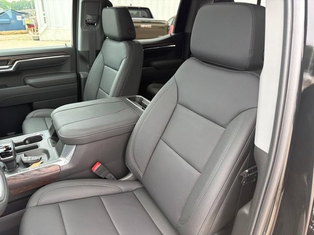 2026 GMC Sierra 1500 SLT - Photo 13