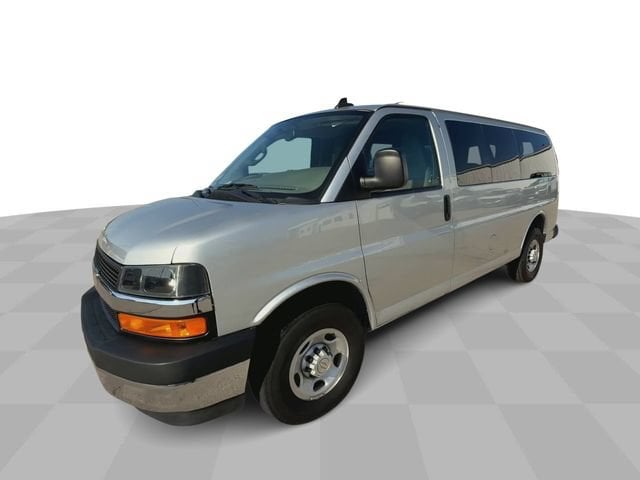 2023 Chevrolet Express Passenger LS - Photo 9