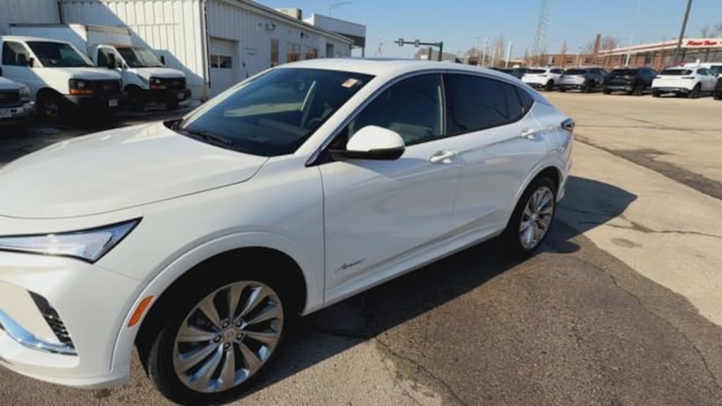 New 2026 Buick Envista Avenir SUV