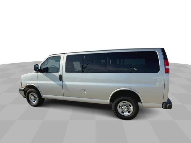 2023 Chevrolet Express Passenger LS - Photo 11