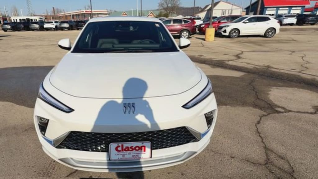 New 2026 Buick Envista Avenir SUV