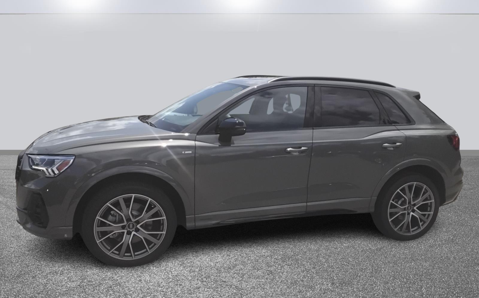 2025 Audi Q3 S line Premium Plus photo 3