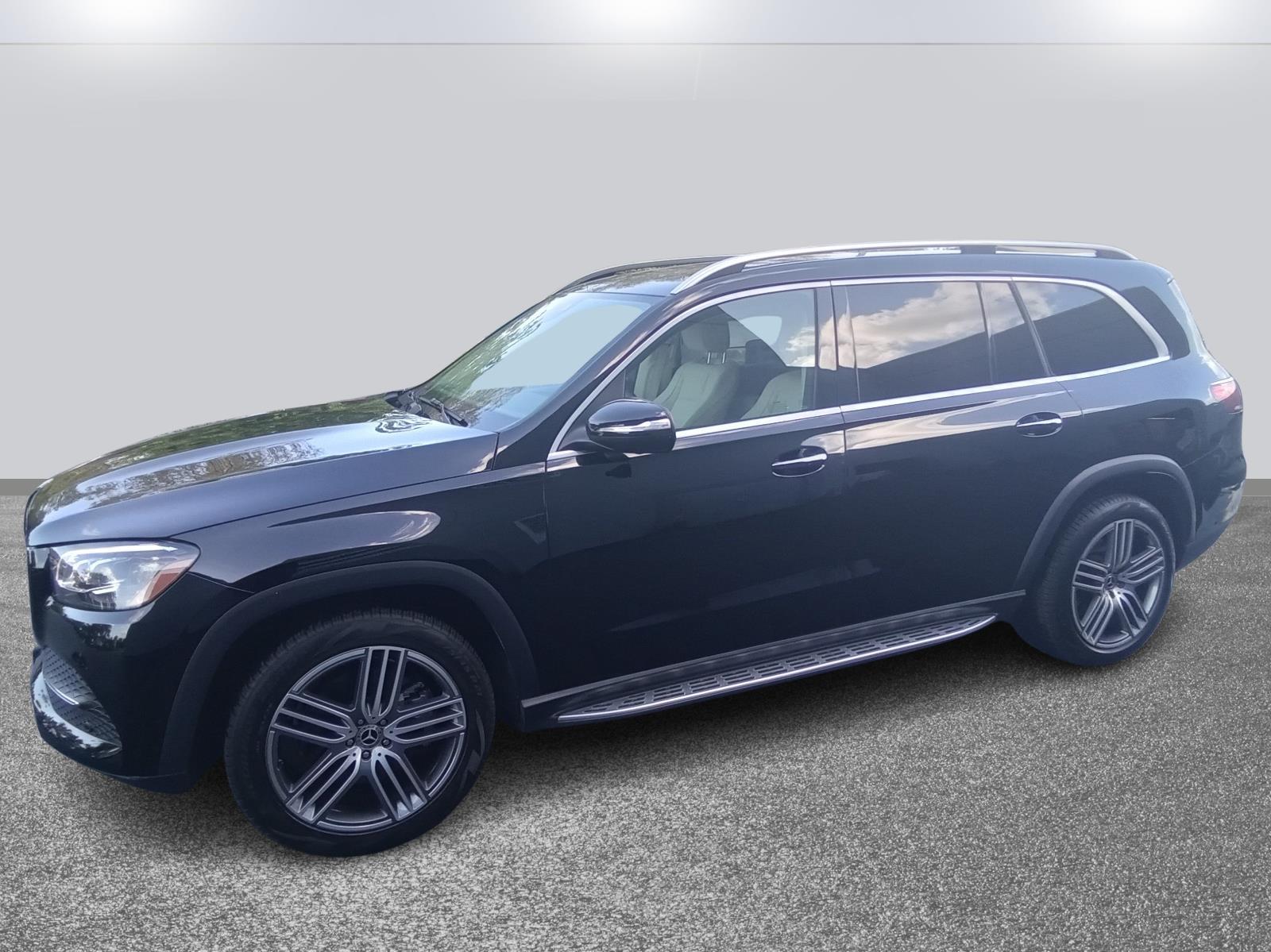 2023 Mercedes Benz GLS 450 4MATIC photo 3