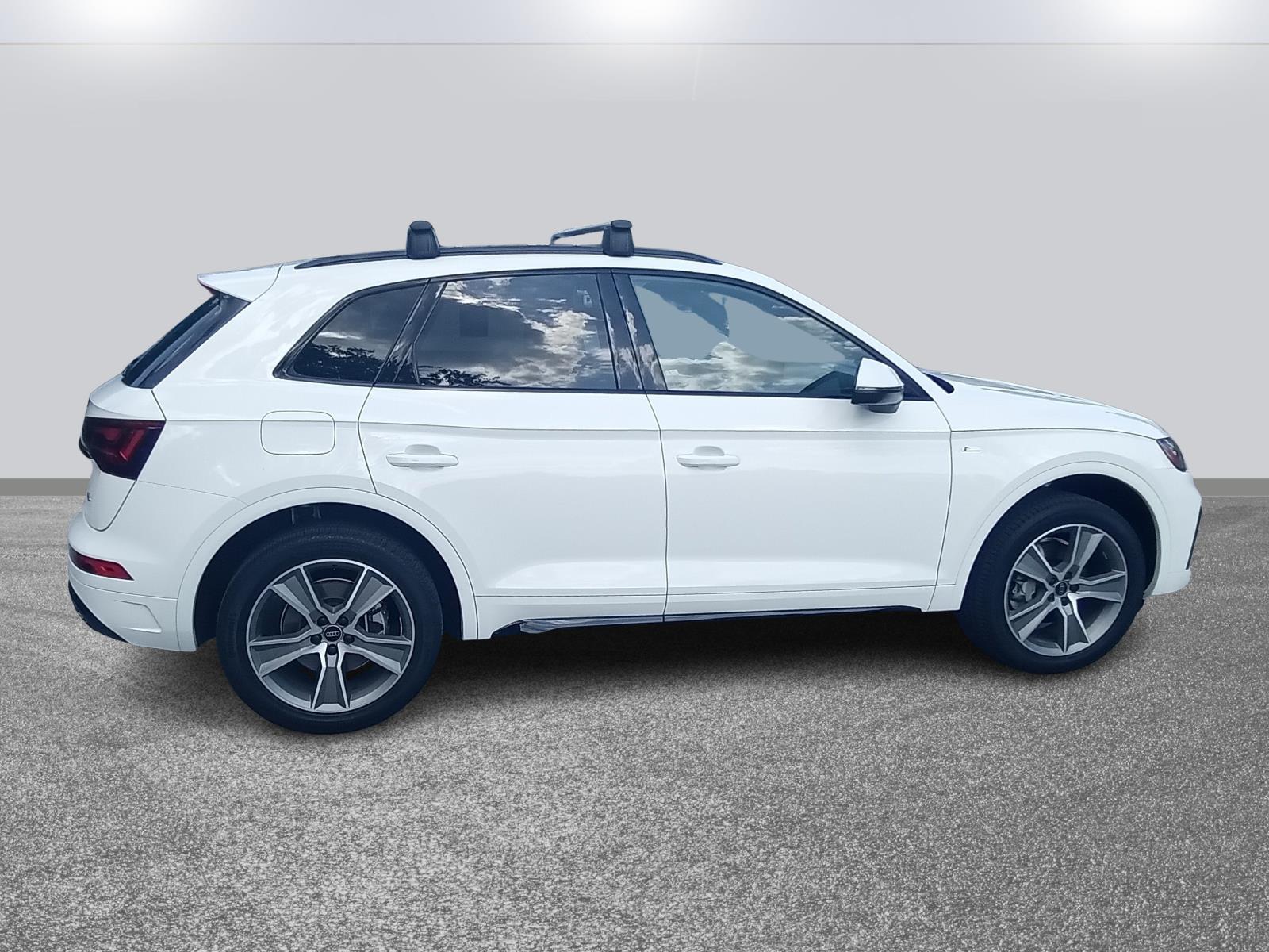 2025 Audi Q5 S line Premium photo 4