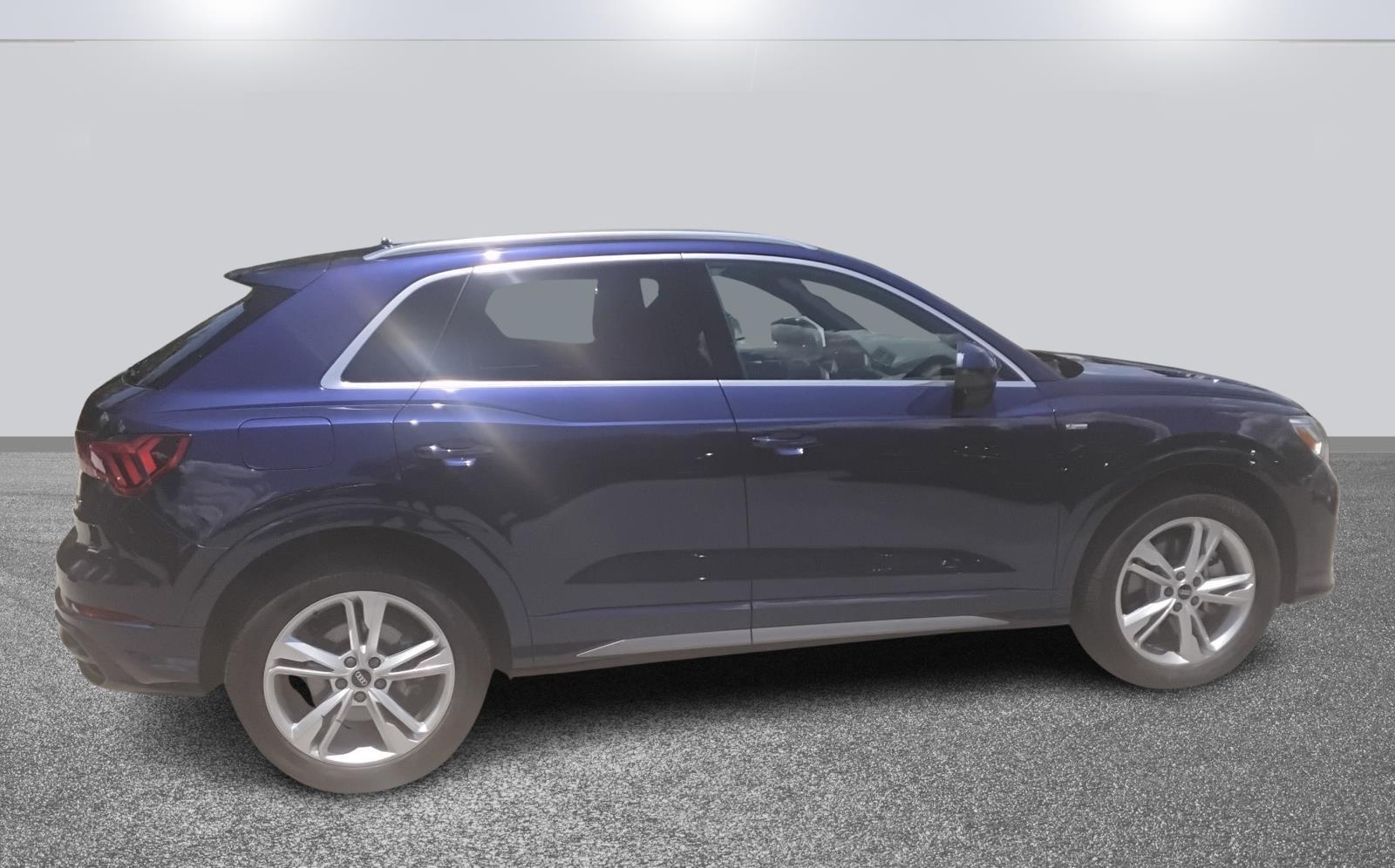2022 Audi Q3 S line Premium Plus photo 4