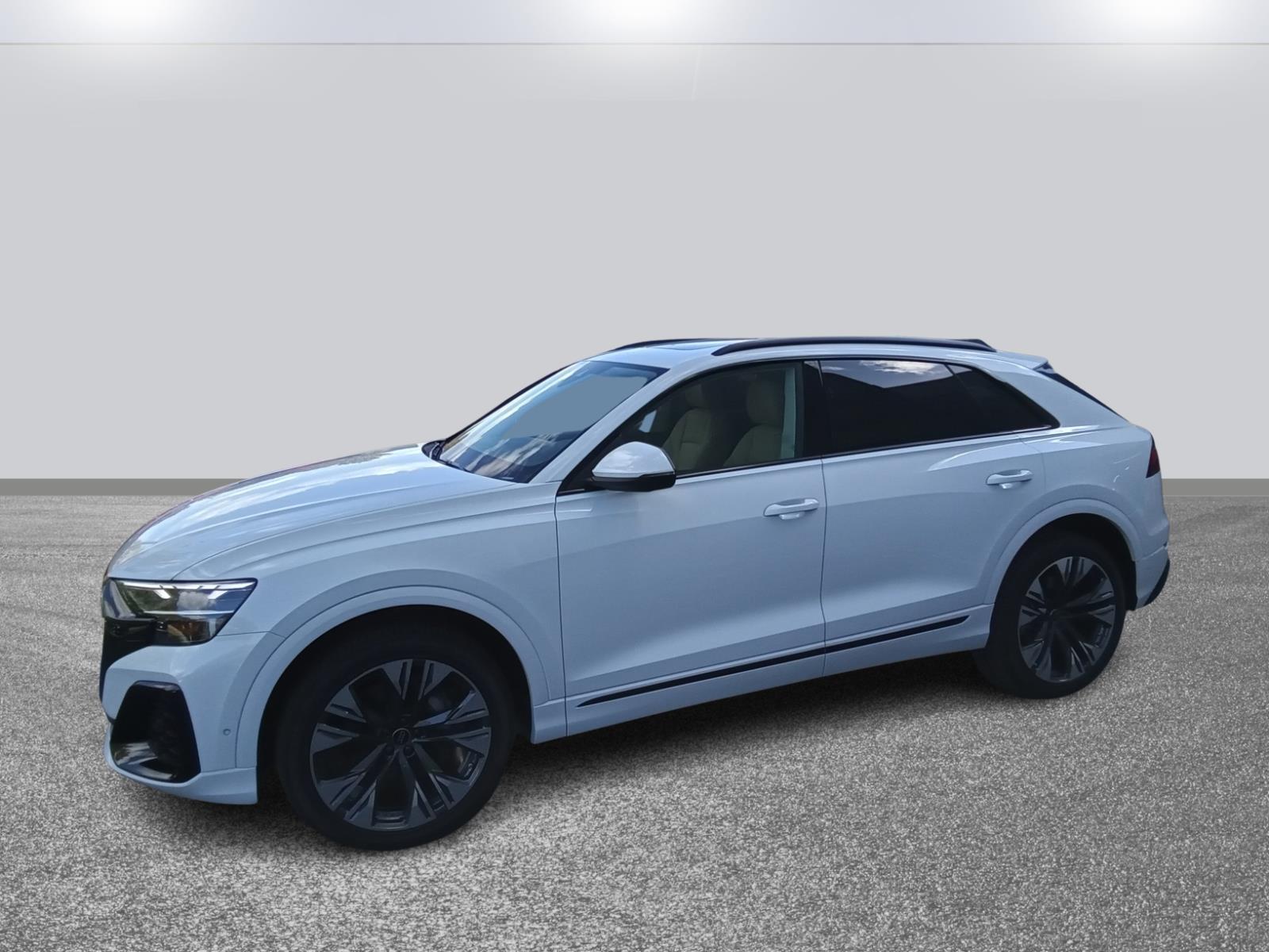 2025 Audi Q8 Premium Plus photo 3