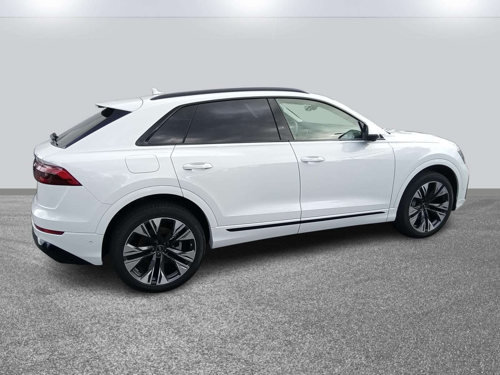 2025 Audi Q8 Premium Plus photo 4