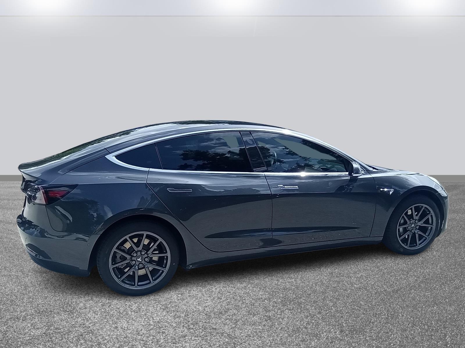 2018 Tesla Model 3 Long Range photo 4