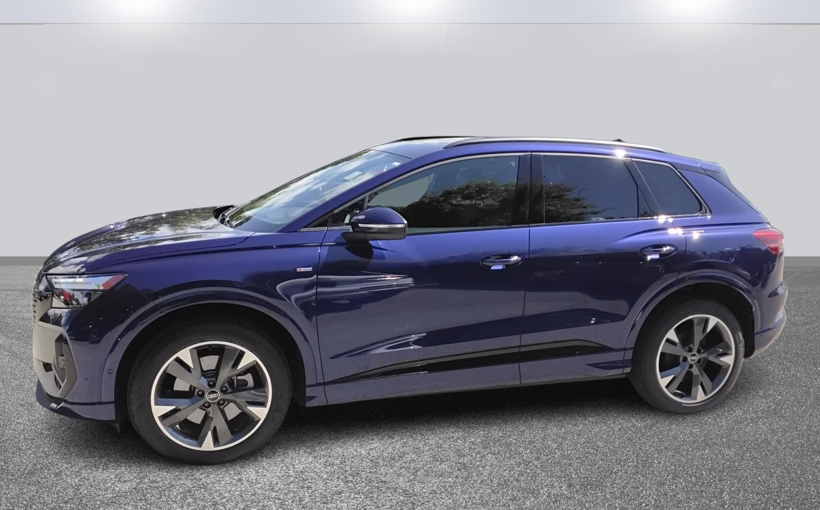 2023 Audi Q4 50 E-tron Premium Plus photo 3