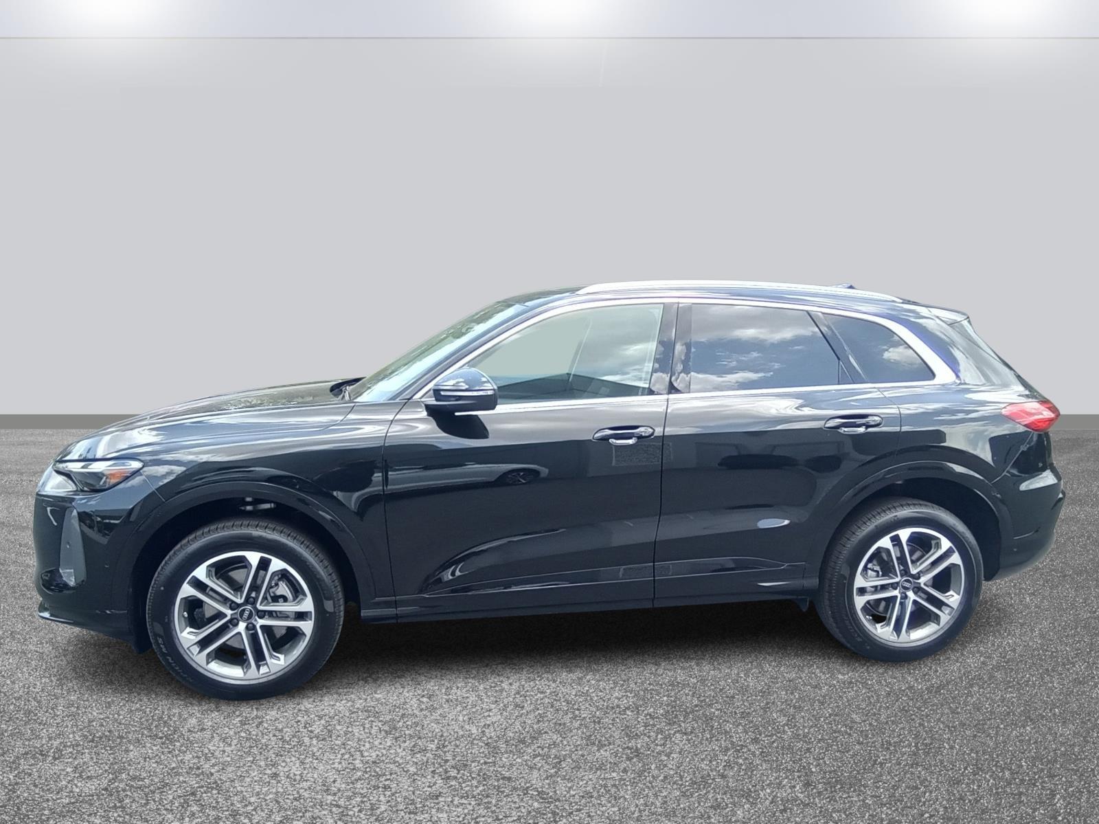 2025 Audi Q5 Premium photo 3