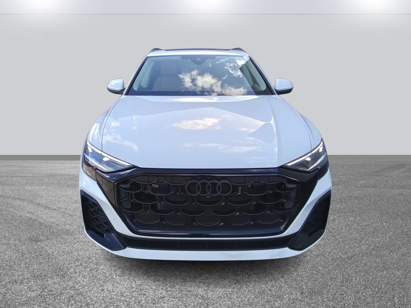 2025 Audi Q8 Premium Plus photo 2