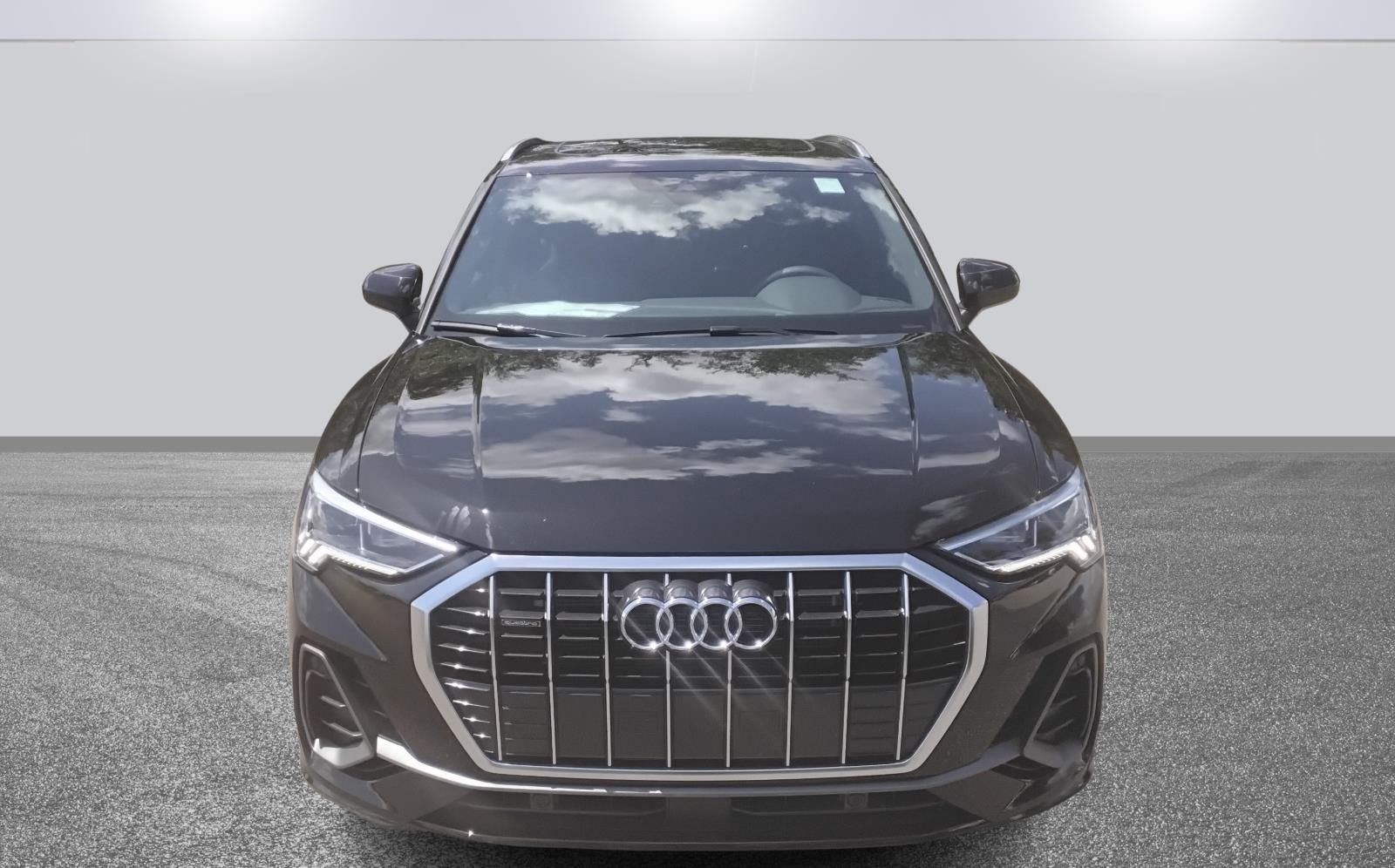 2025 Audi Q3 S line Premium photo 2