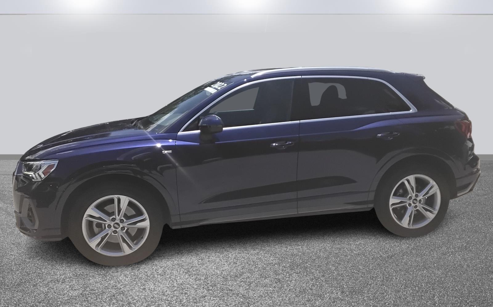 2022 Audi Q3 S line Premium Plus photo 3