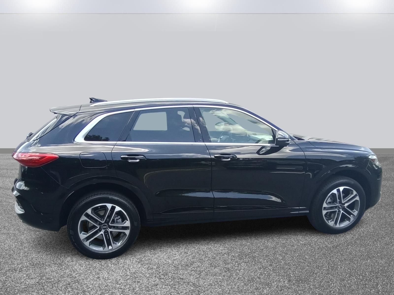 2025 Audi Q5 Premium photo 4
