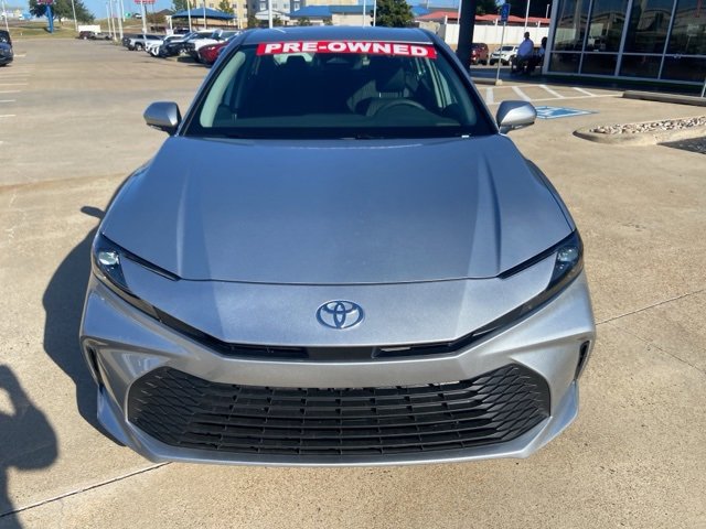 2025 Toyota Camry LE photo 2