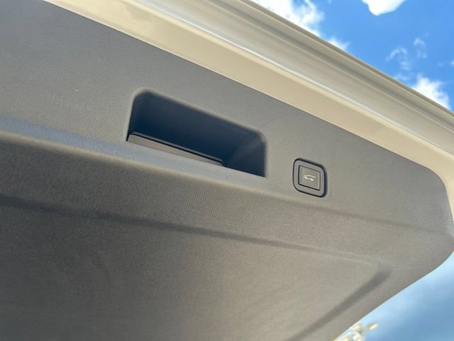 2026 GMC Acadia Denali - Photo 12