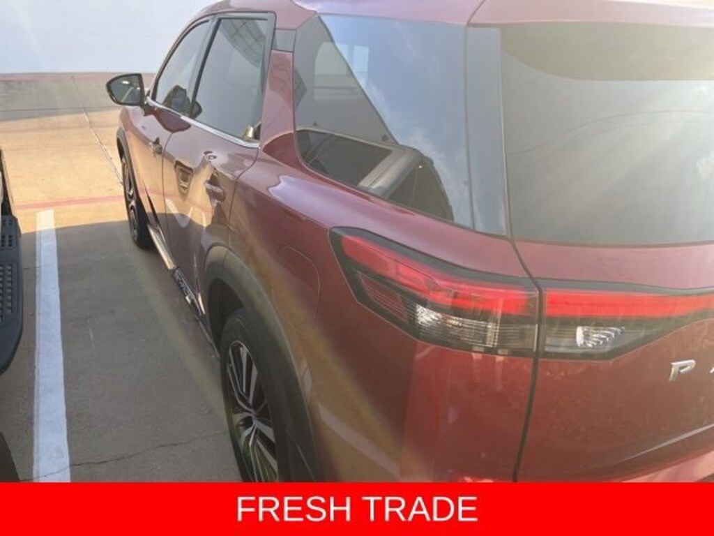 Used 2024 Nissan Pathfinder Platinum