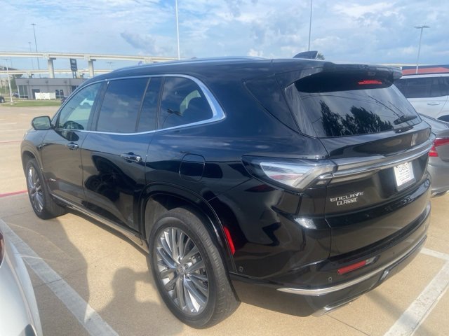 2025 Buick Enclave Avenir photo 3