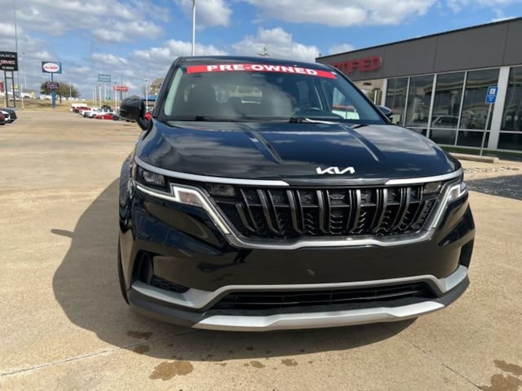 Used 2024 Kia Carnival LX